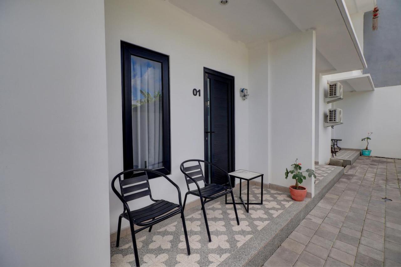 Готель Oyo Life 92854 The Danari House Семіньяк Екстер'єр фото